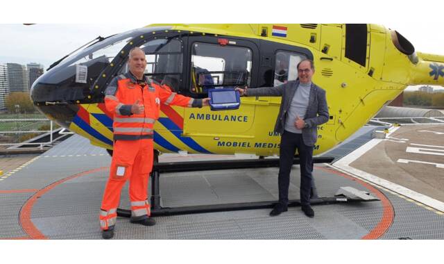 Afleveren C-MAC aan LIFELINER 1 en LIFELINER 4